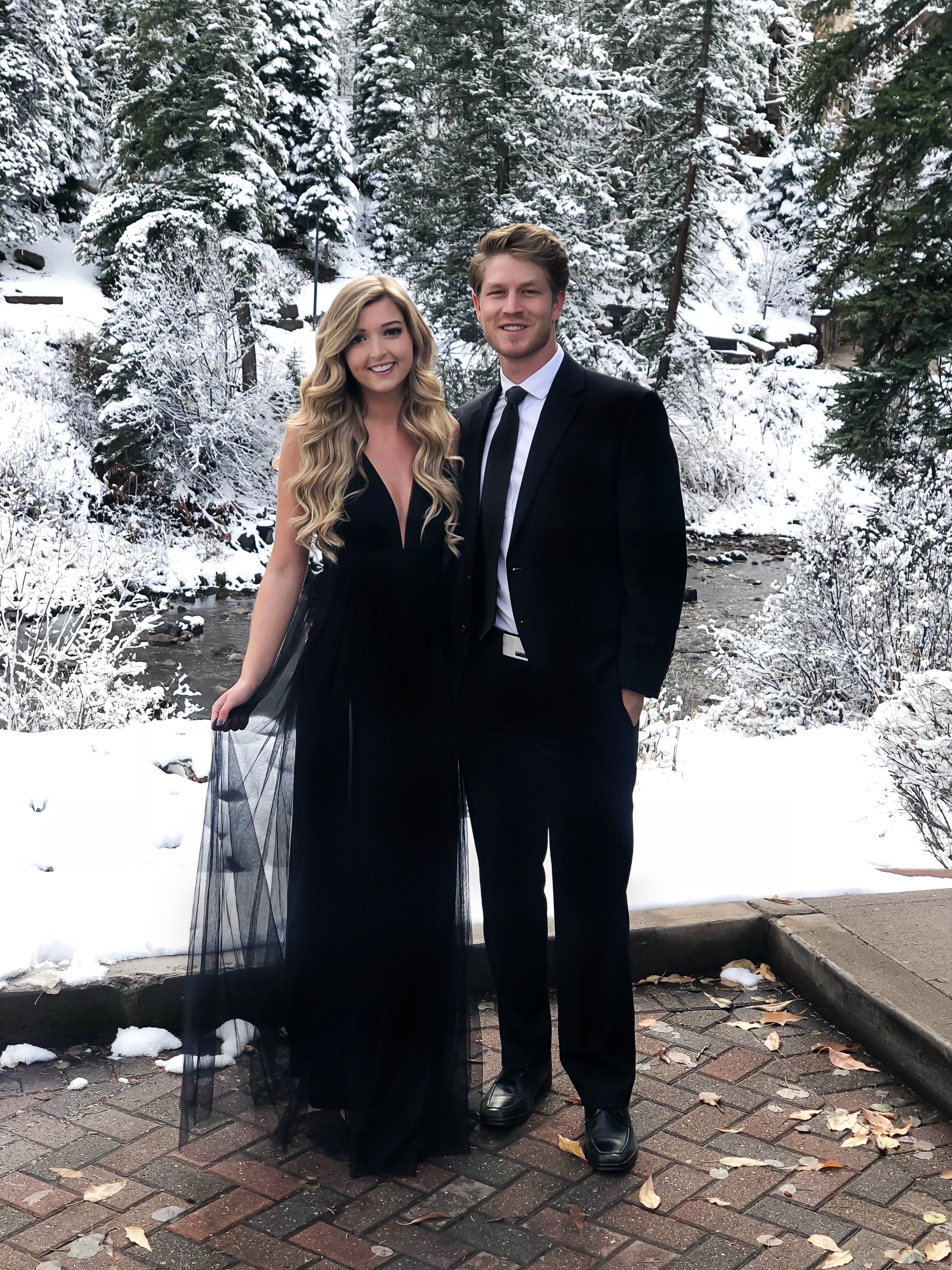 What I wore in Vail! Went to Vail, Colorado last weekend for a wedding so I wanted to share my everyday Colorado outfits and my wedding arrive! We went in November and it was beautiful and snowy! Details on fashion blog daily dos of charm by lauren lindmark