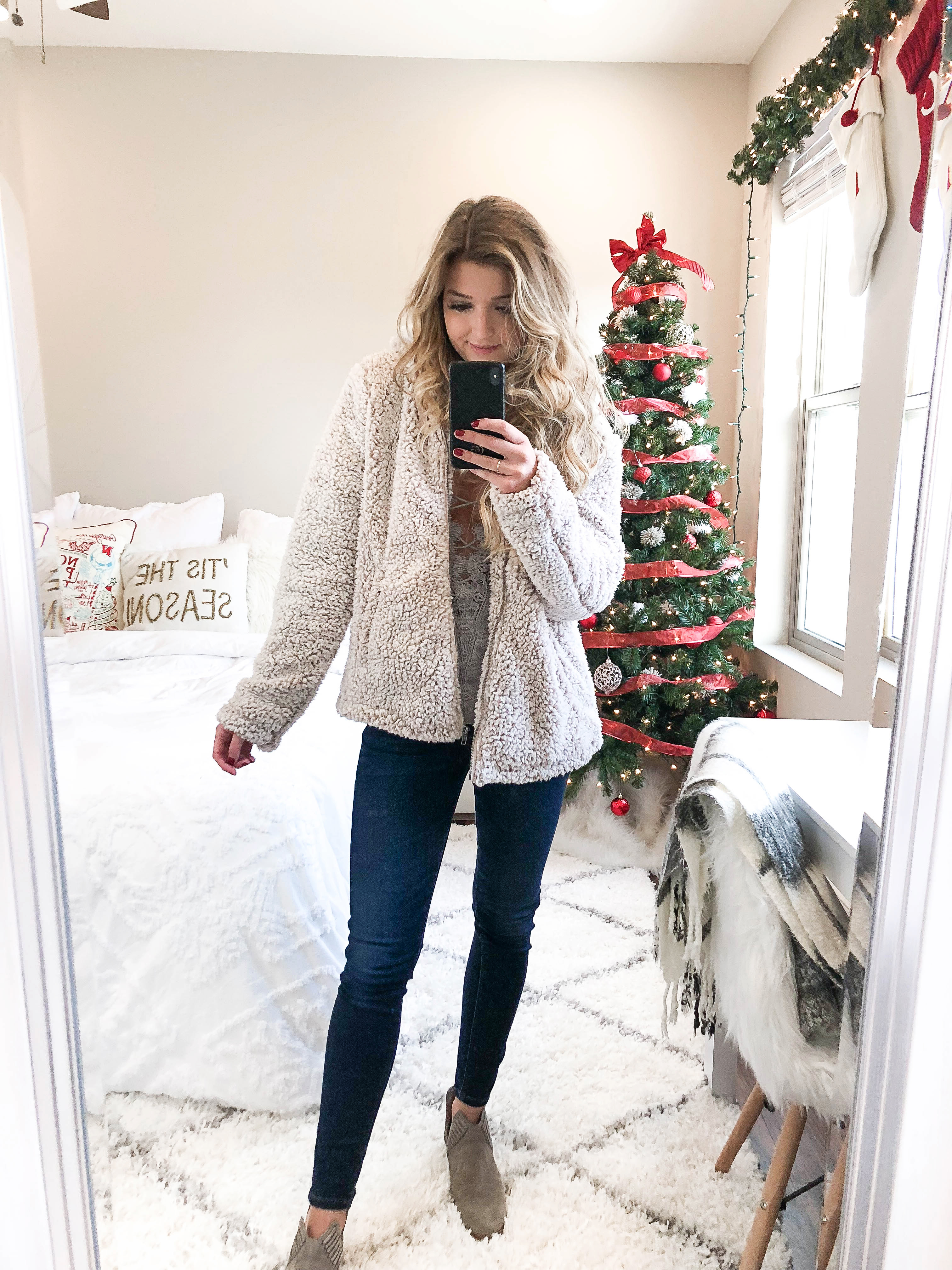 Black Friday and Cyber monday try on haul! Brands and stores like forever 21, loft, nordstrom, express and more! Details on fashion blog daily dose of charm by lauren lindmark