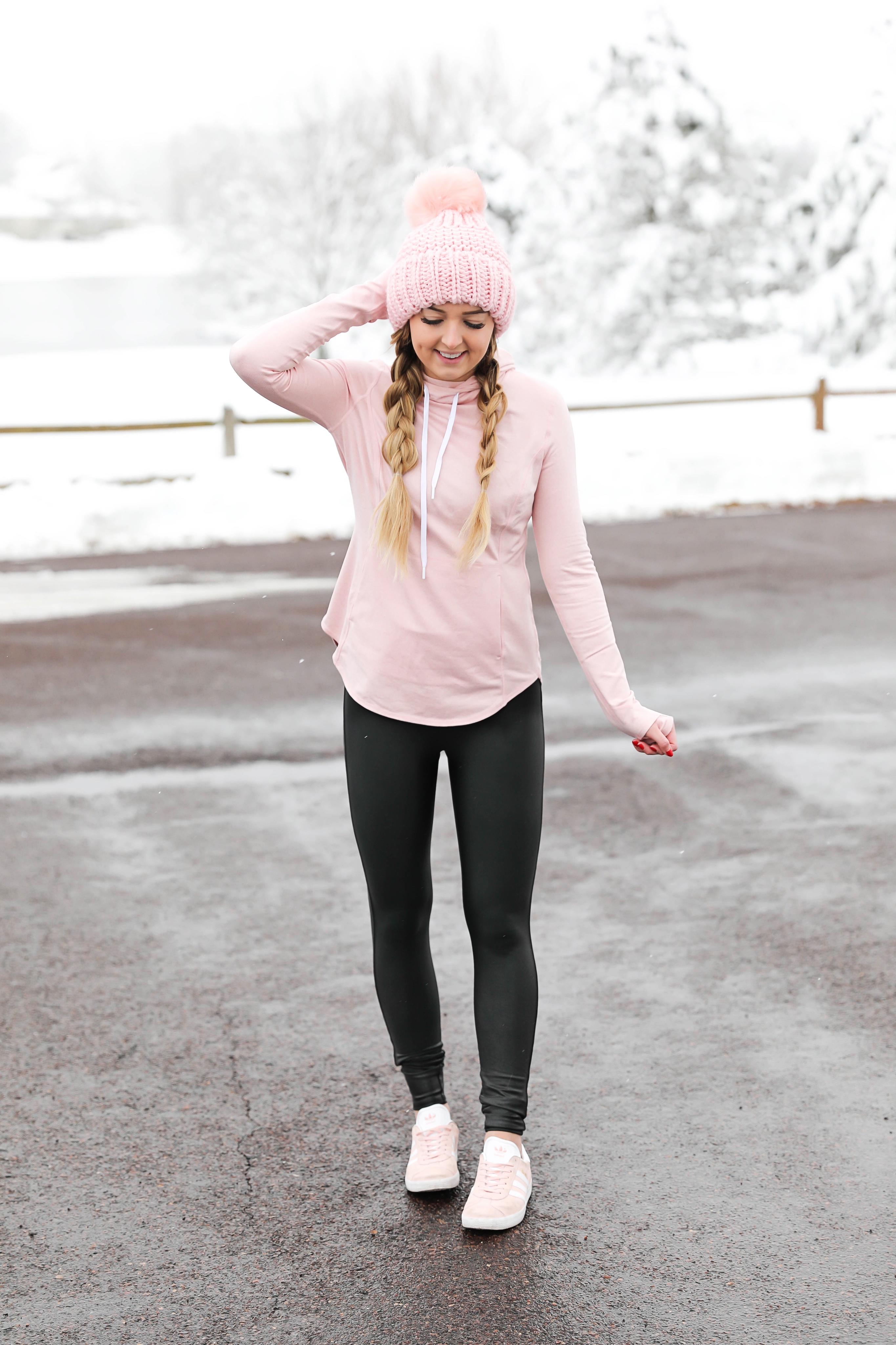 leggings outfit for winter - By Lauren M