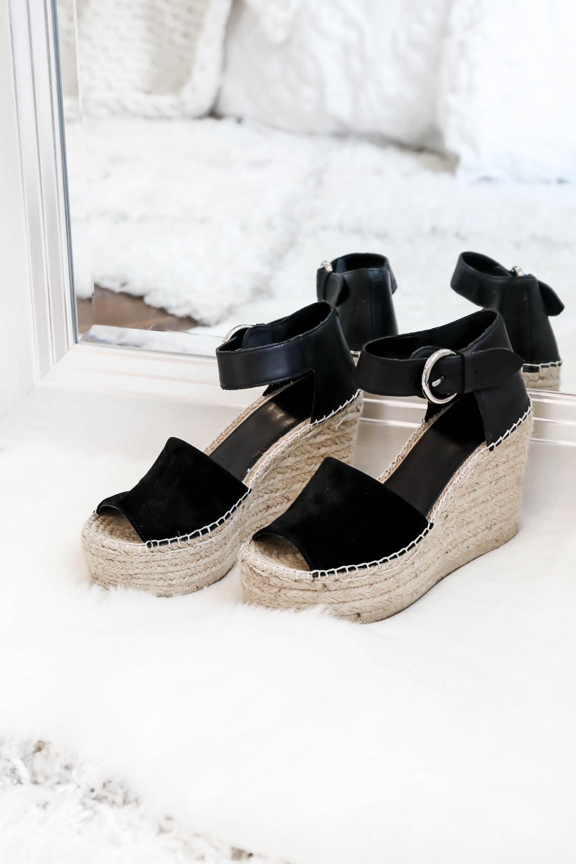 Spring shoe roundup 2019! All the cutest sandals, leopard heels, wedges, sneakers and more! All from target and Nordstrom! The cutest boutique photo Inso on white rugs! Details on fashion blog daily dose of charm by lauren lindmark