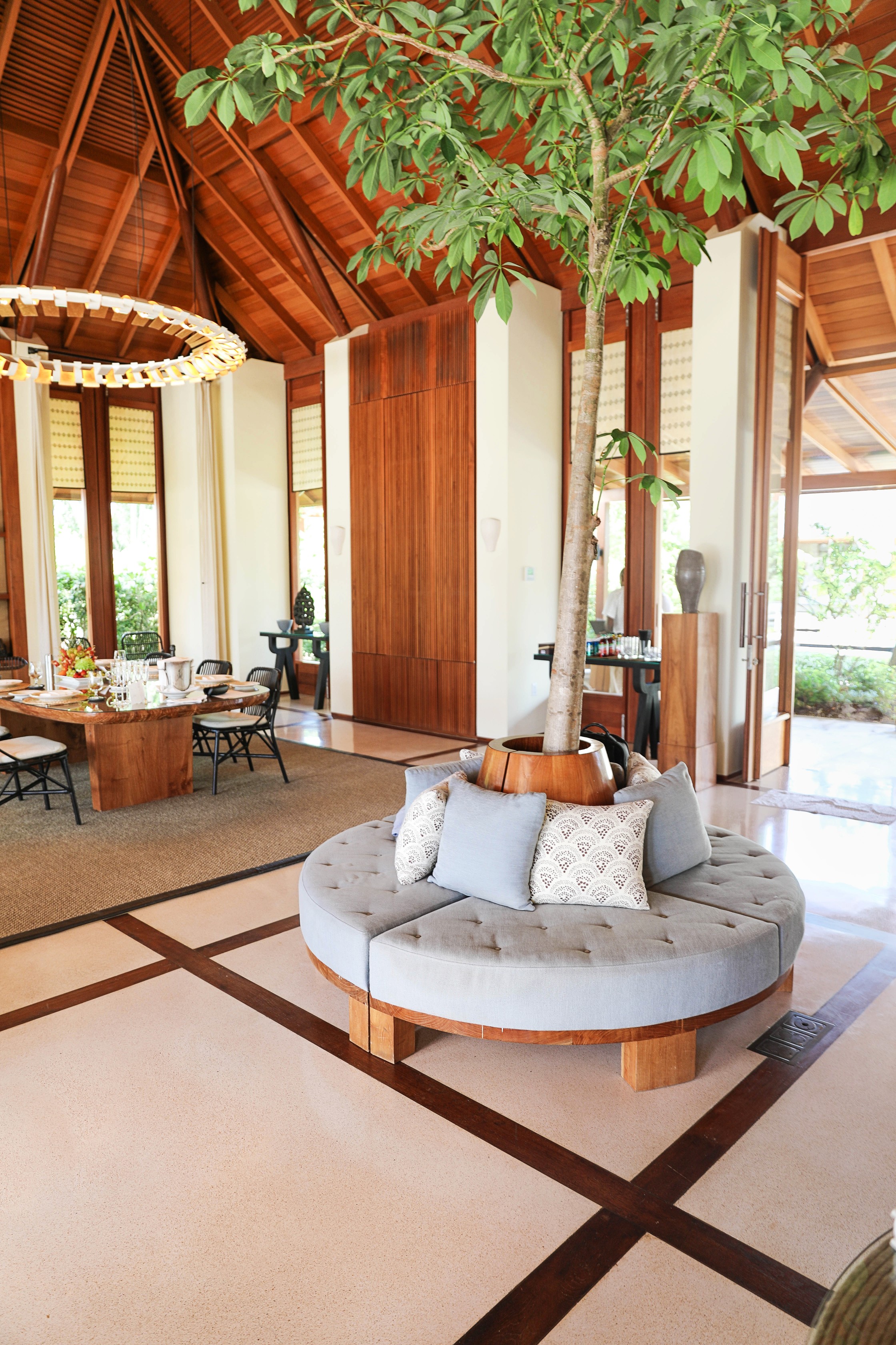 Turks and Caicos Amanyara hotel villa tour! The most beautiful six bedroom island home in the Caribbean! A really fun spring break destination at a luxury resort! Details on travel, fashion, and lifestyle blog daily dose of charm by lauren lindmark