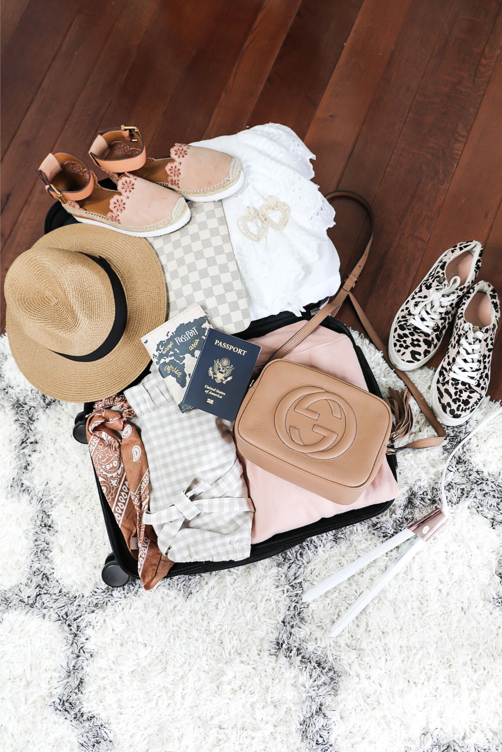 Weekend packing tips short vacation suitcase luggage lifestyle fashion blog daily dose of charm lauren lindmark 