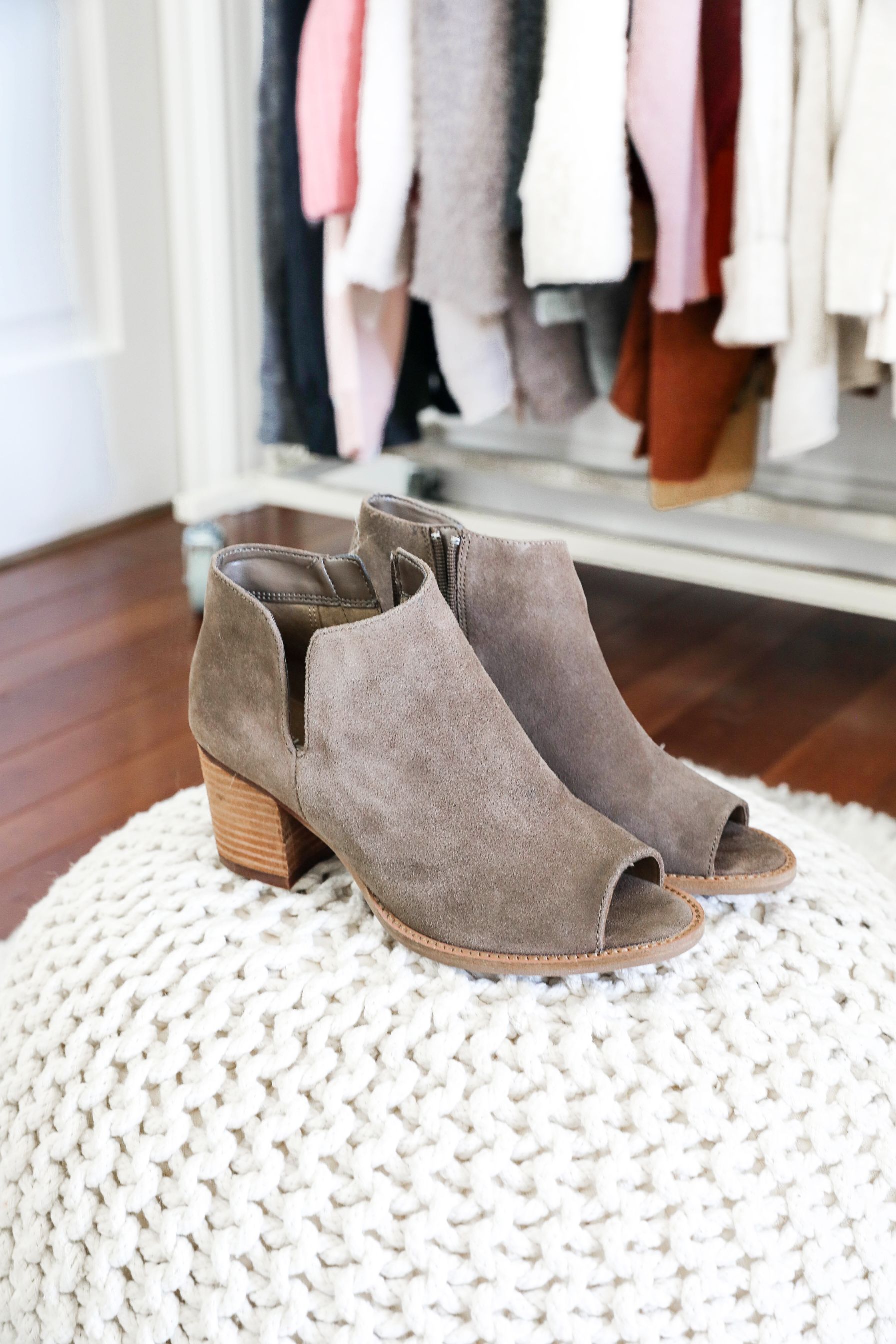 Nordstrom Anniversary Sale 2019! All the best shoes and accessories in one roundup! I am also sharing some cute scarves and hats! Which are your favorite? I love the booties this year! Details on daily dose of charm by lauren lindmark