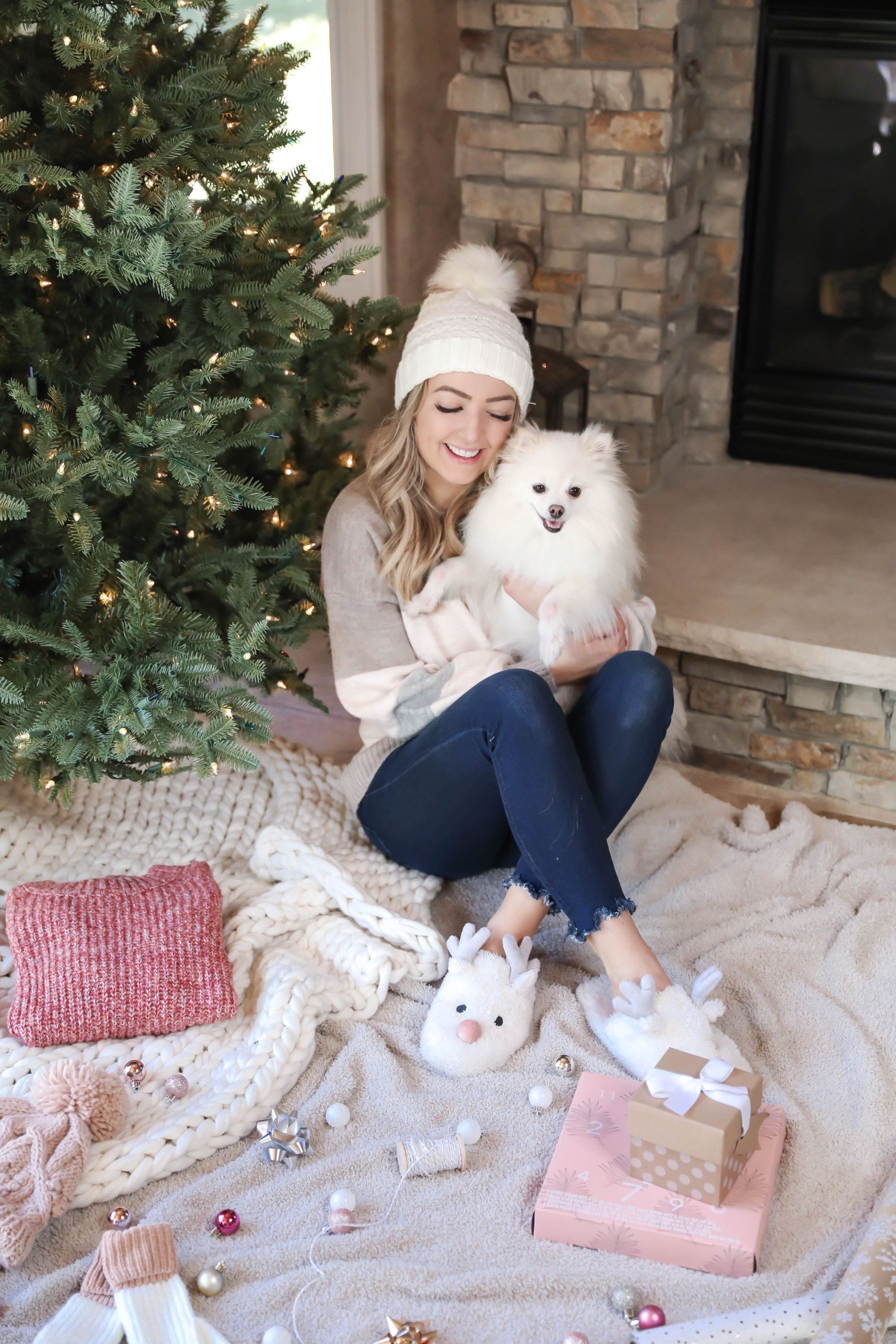 Christmas Gift Guides 2019 are here! I am giving you all the best present ideas for the holidays! Whether it's your mom, sister, best friend, dad, boyfriend, or more! Get ready for lots of great posts! Daily Dose of Charm by Lauren Lindmark