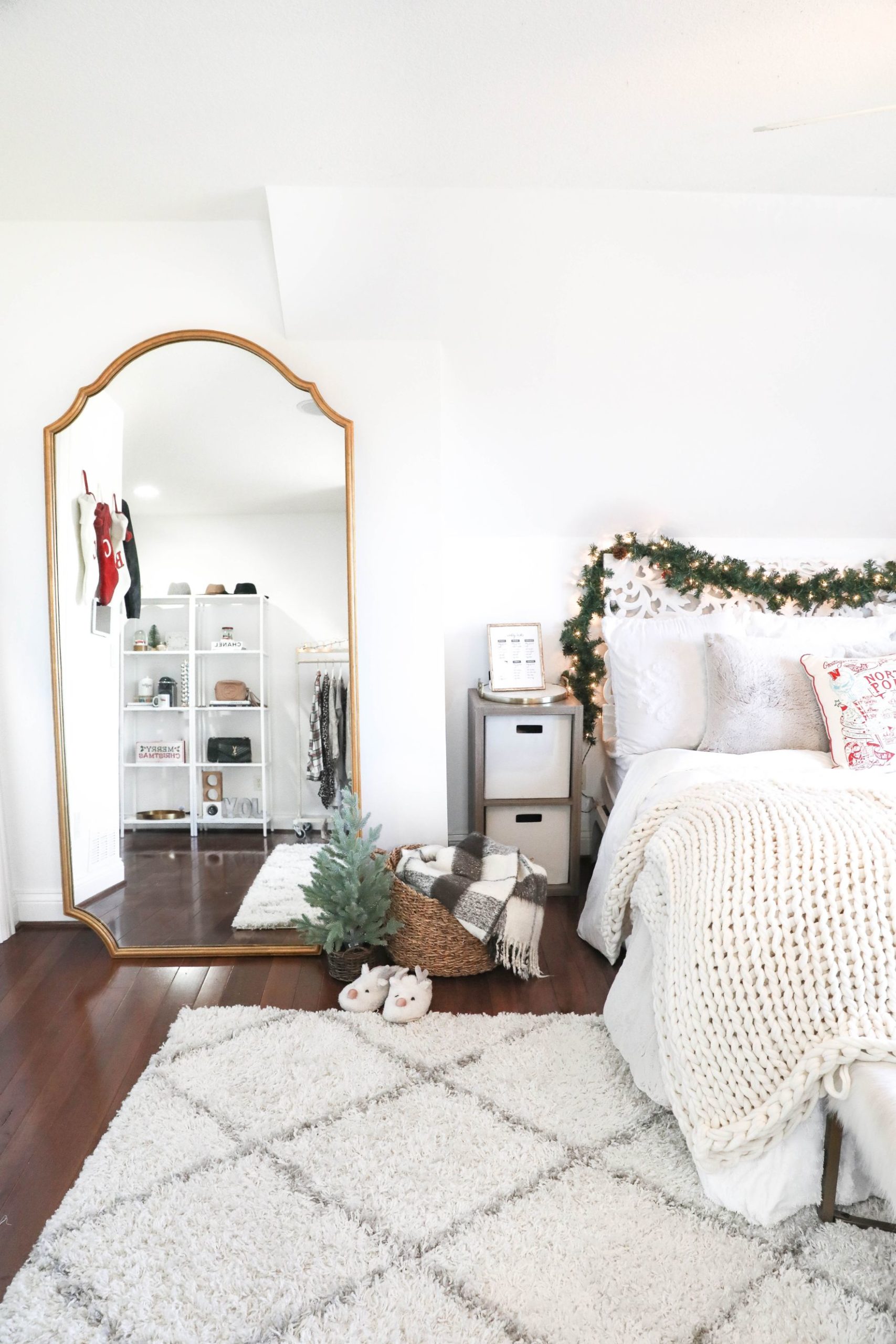 CHRISTMAS ROOM TOUR 2019 Daily Dose of Charm flocked tree home depot holiday decor interior photography Lauren Lindmark 