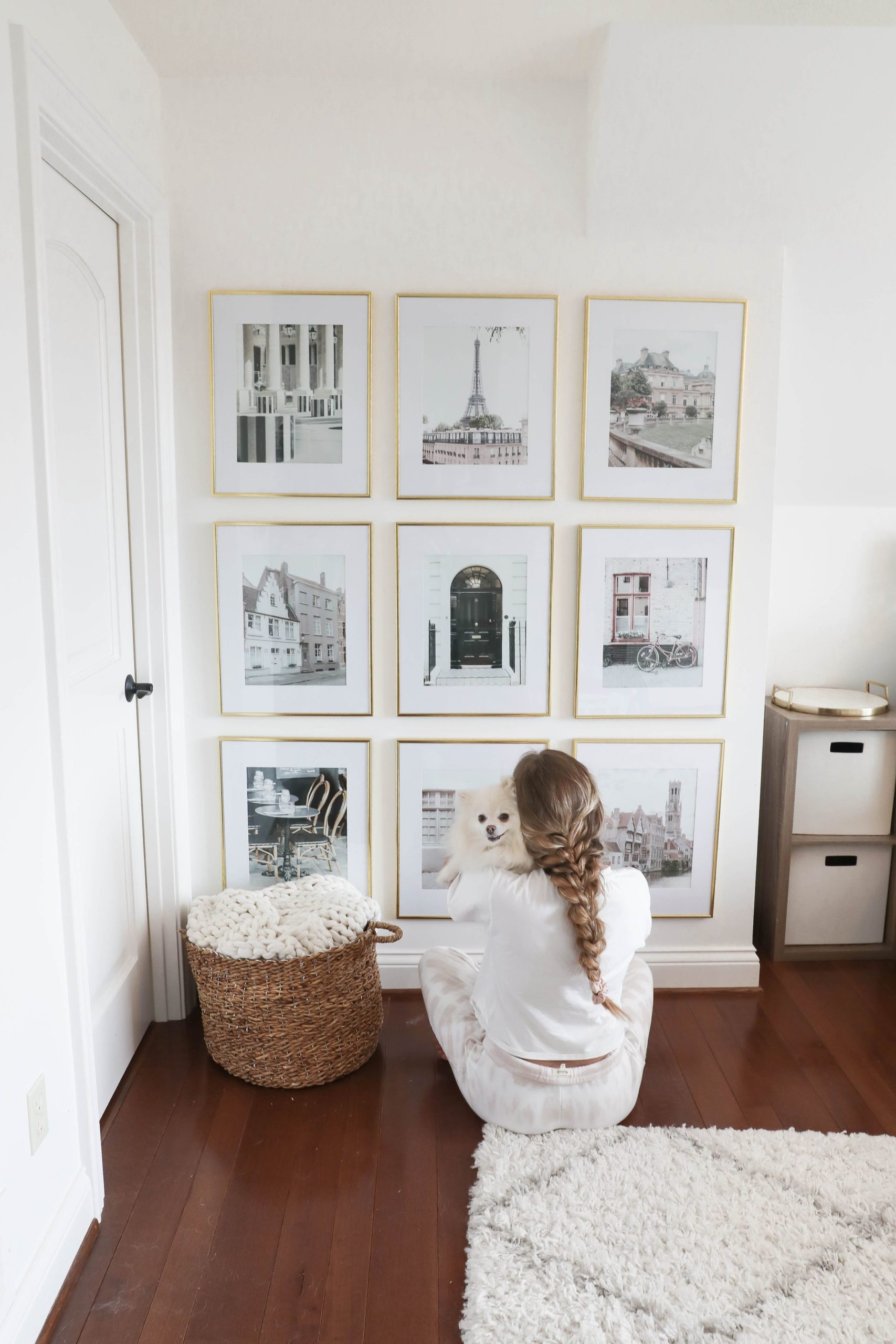 How to create the perfect gallery wall! Process from start to finish! On the blog daily dose of charm by Lauren Lindmark