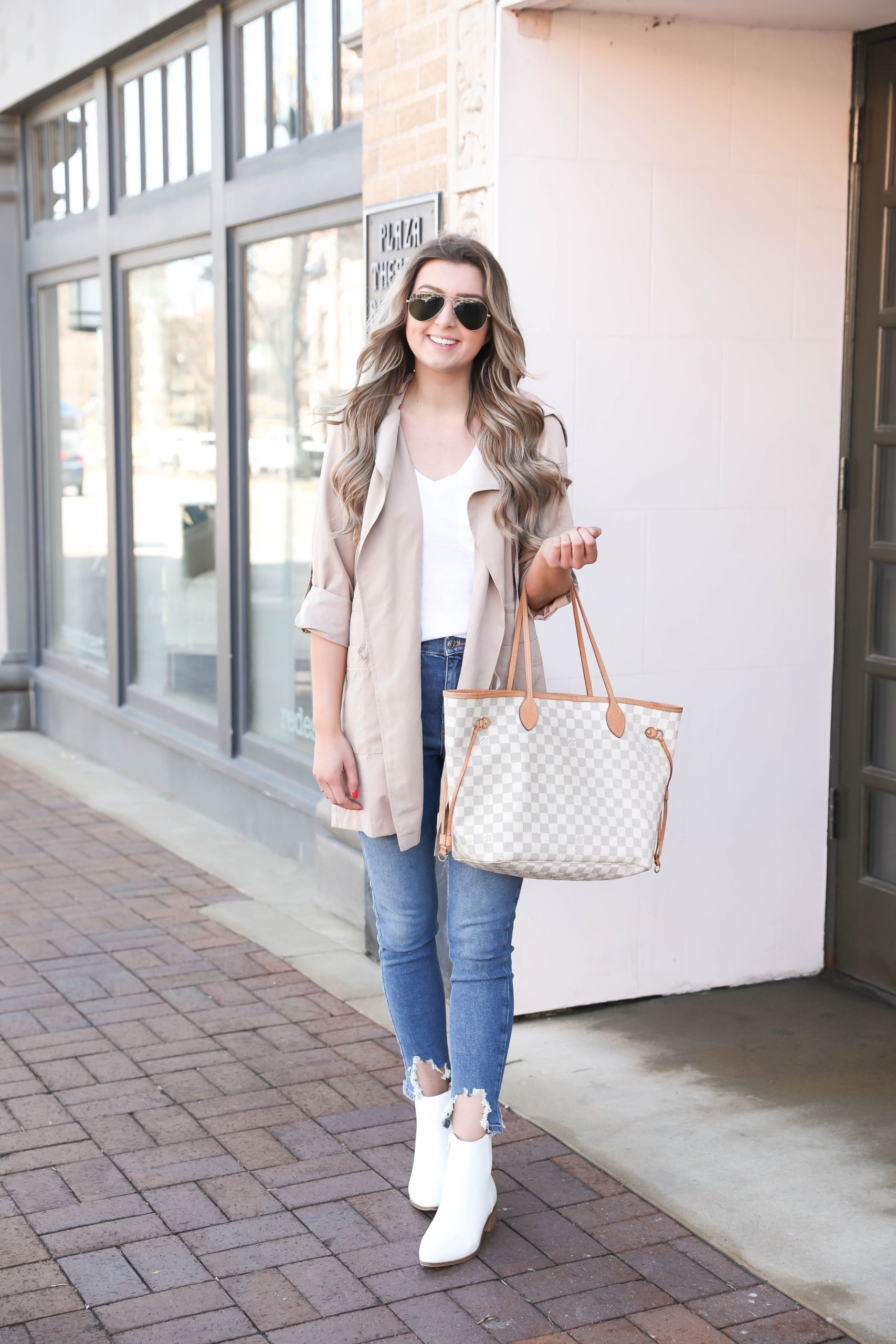 Spring outfit and Louis Vuitton neverfull gm