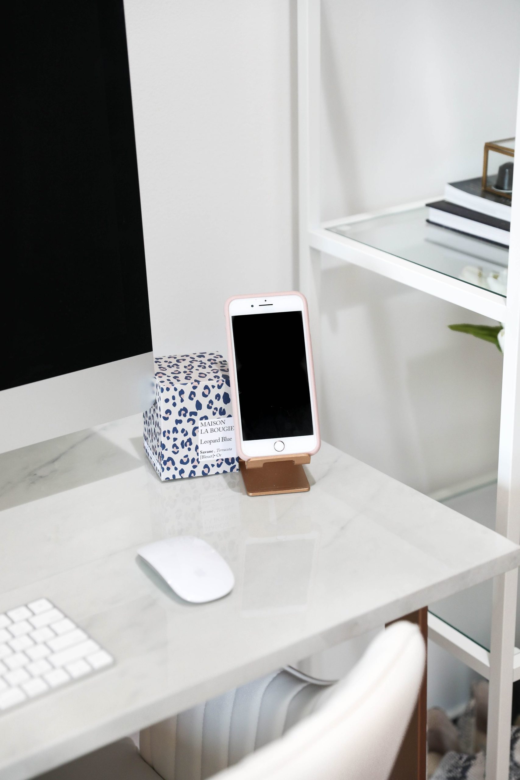 DESK GOALS! All the details on my "Marble and Gold Desk" plus all my office accessories! Details on daily dose of charm by Lauren Lindmark boutique owner of Inspired Boutique